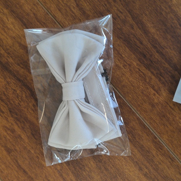 Boys suspenders and bow tie - Picture 3 of 3